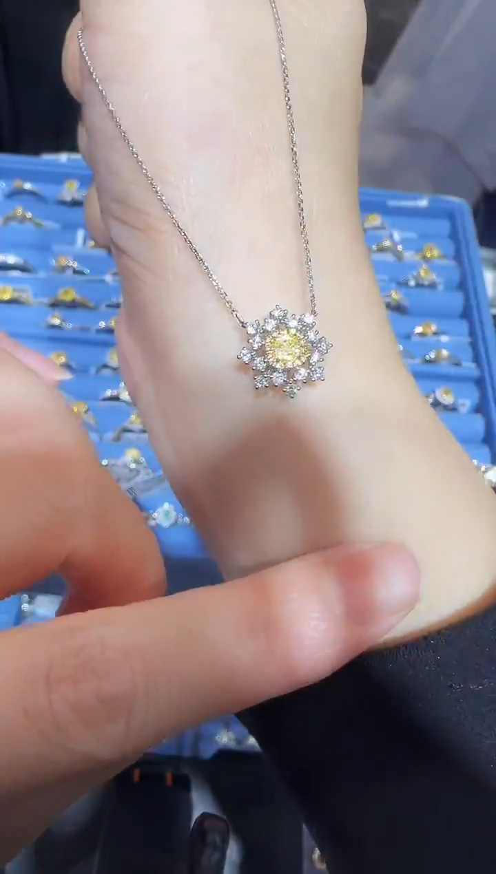 【闪购商品】钻石套链18K金镶嵌精选Y-花套链