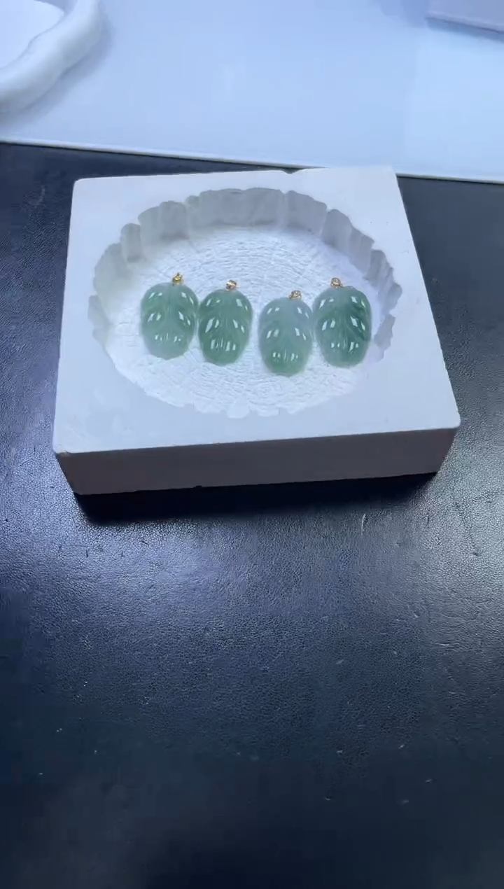 【闪购商品】翡翠挂件18K金镶嵌叶子多样性发一件