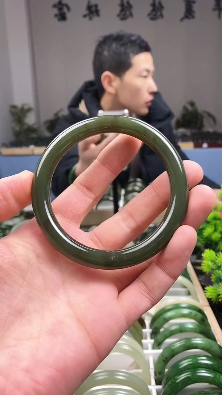 【闪购商品】和田玉手镯未镶嵌64