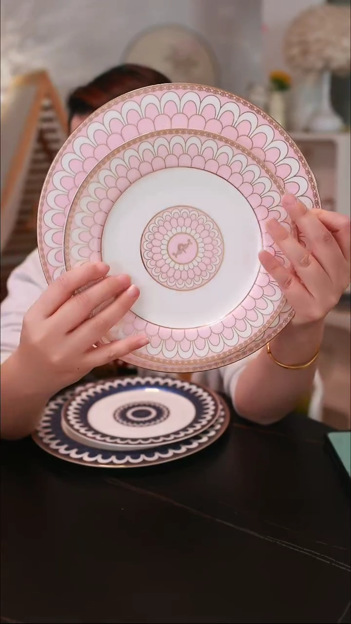 【闪购商品】···繁花粉平盘大小盘各一E56