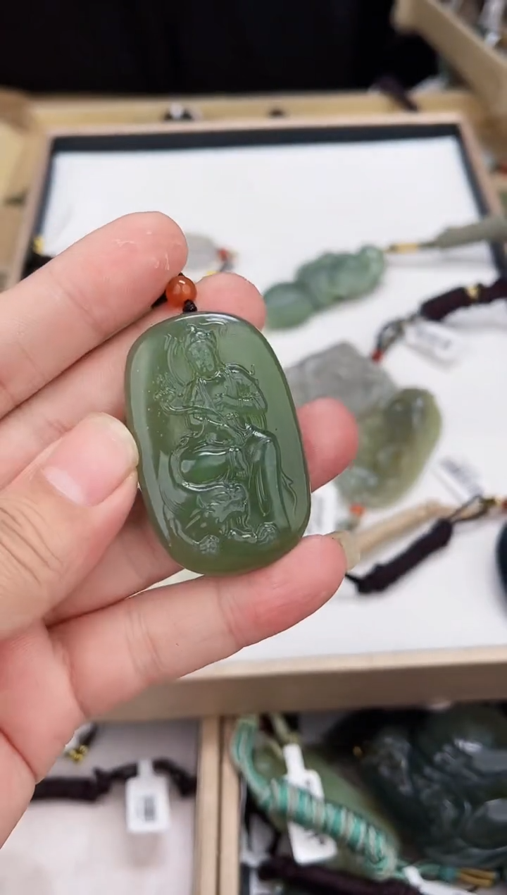 颈饰未镶嵌和田玉1