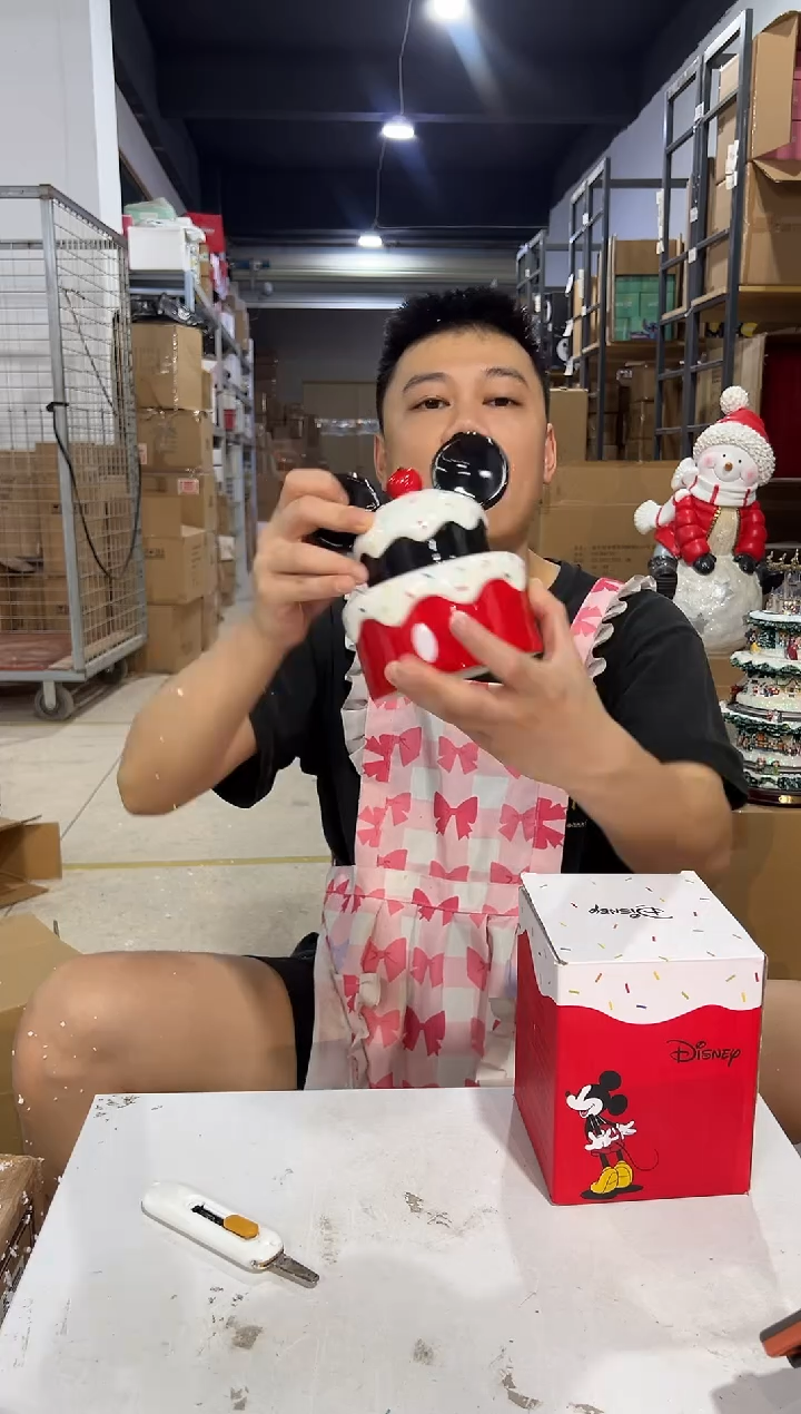 瓷片原盒米奇蛋糕罐子