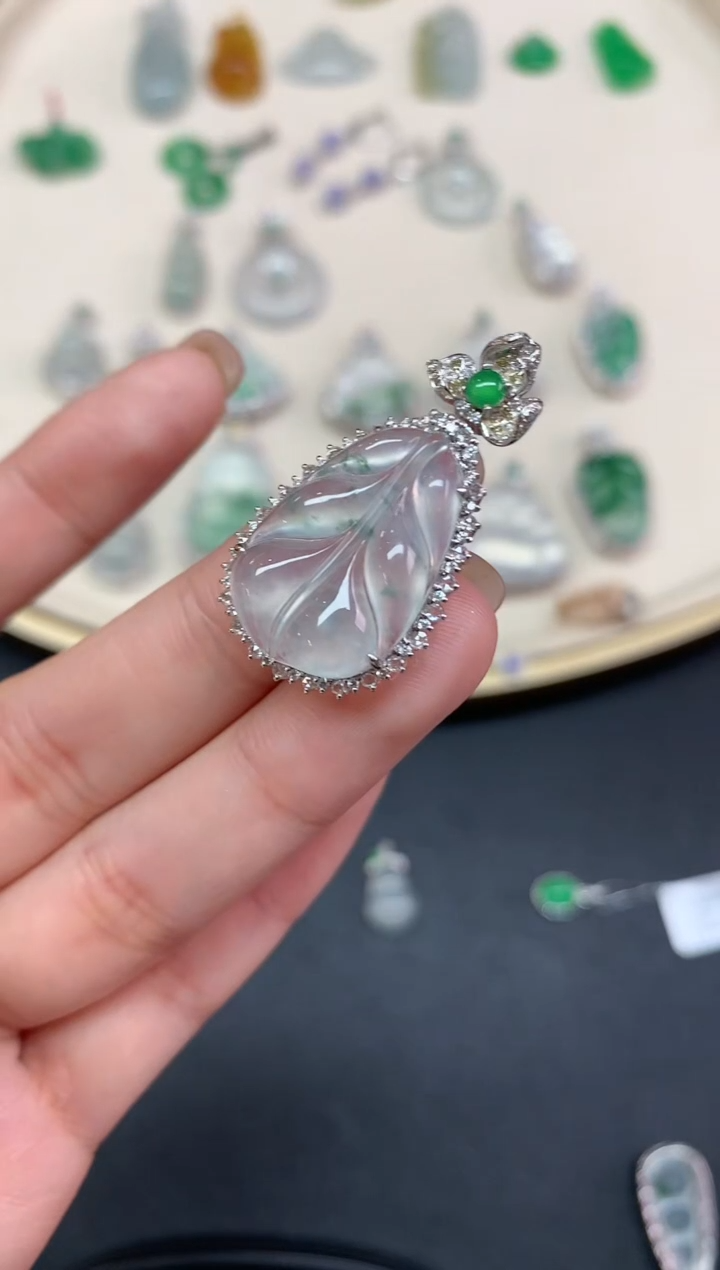 【闪购商品】翡翠吊坠(不含链)18K金镶嵌吊坠A415|8800