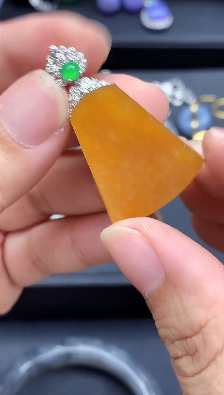 颈饰18K金镶嵌翡翠561-春日珠宝