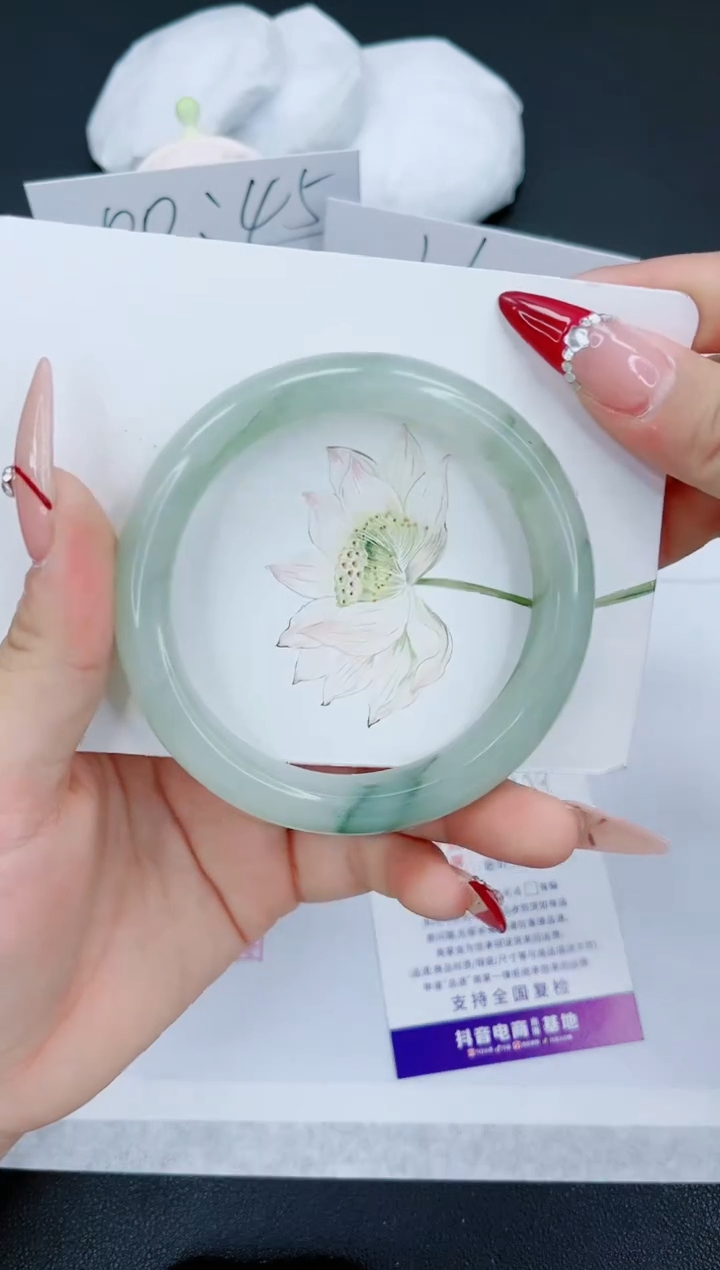 【闪购商品】石英质玉手镯未镶嵌179-60