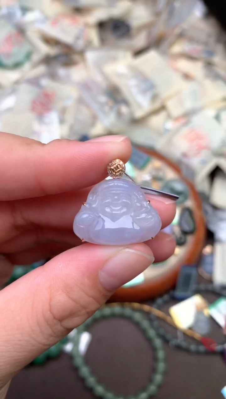 18K金镶嵌挂件翡翠— 