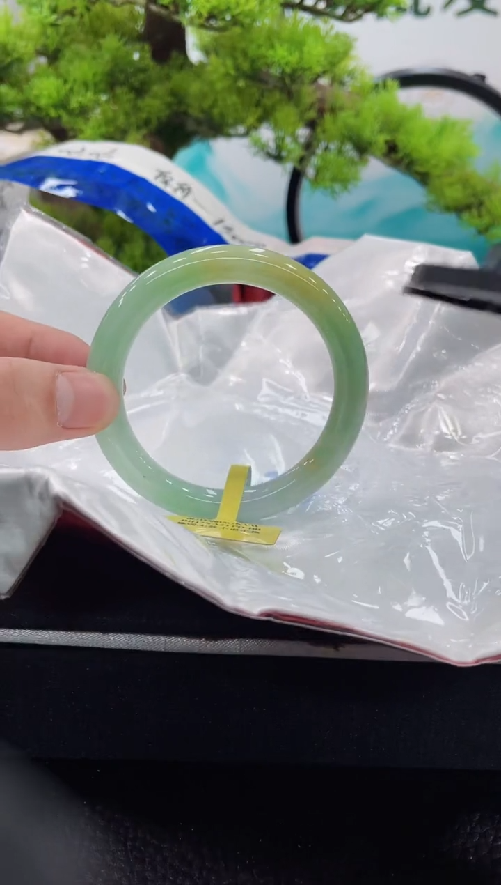 【闪购商品】翡翠手镯未镶嵌手镯