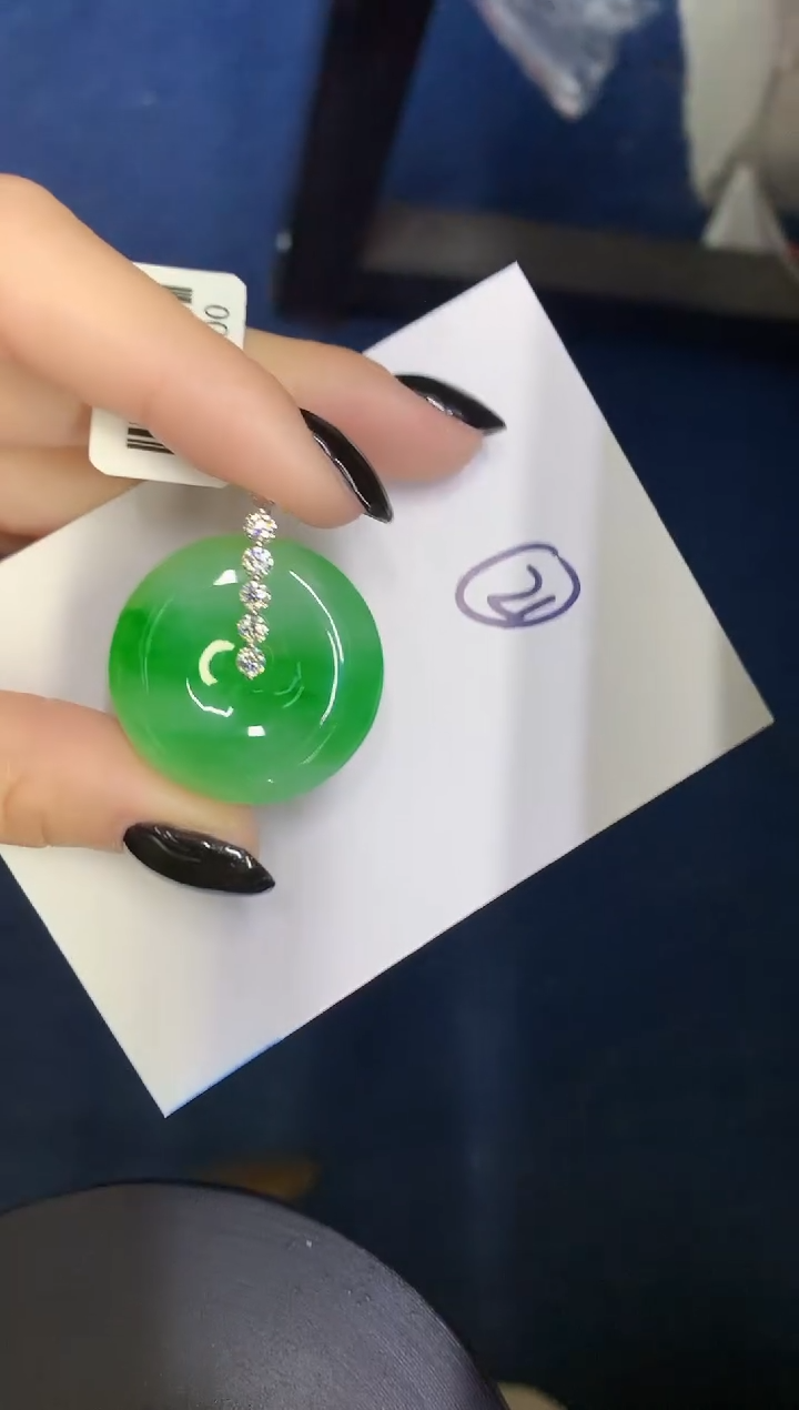 【闪购商品】翡翠颈饰18K金镶嵌0000000000