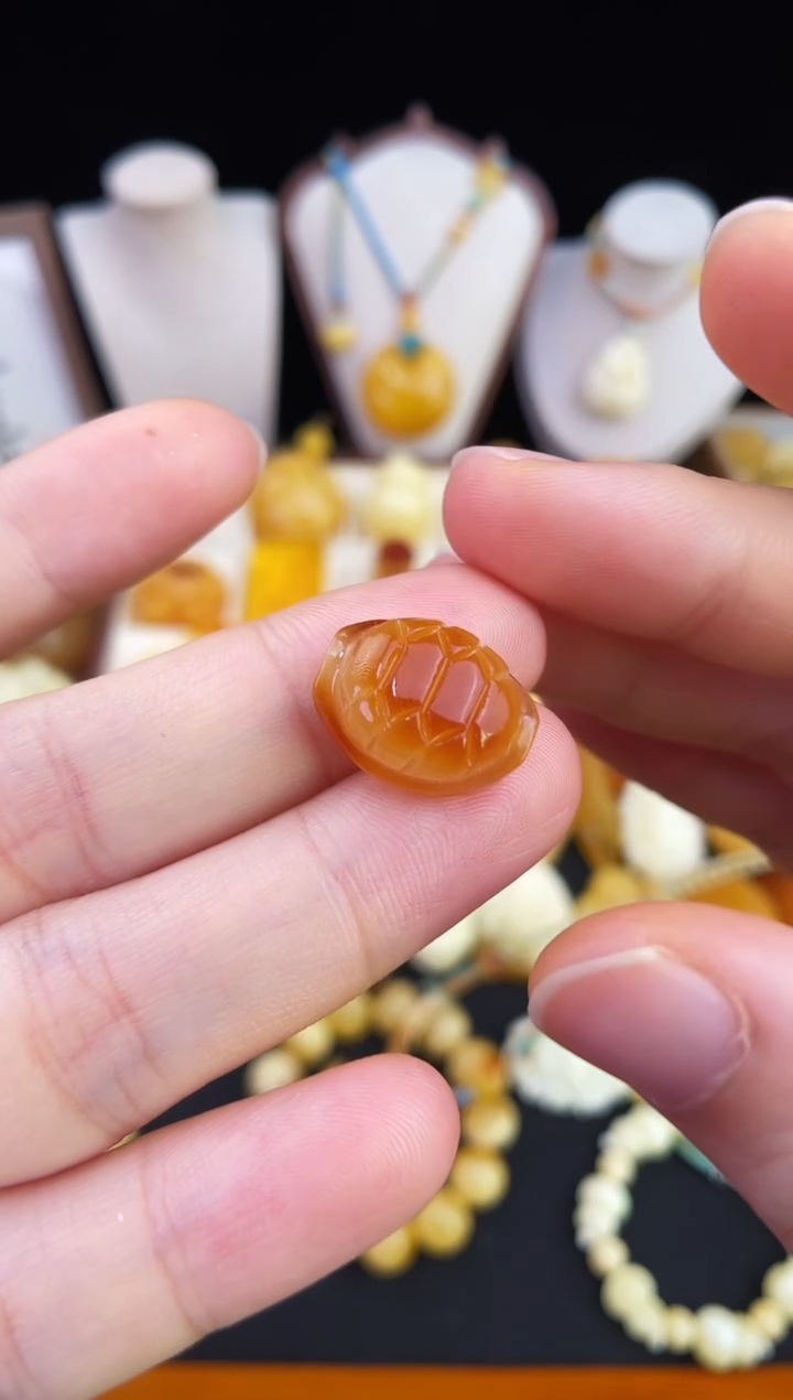 琥珀未镶嵌珠宝奇石柒月