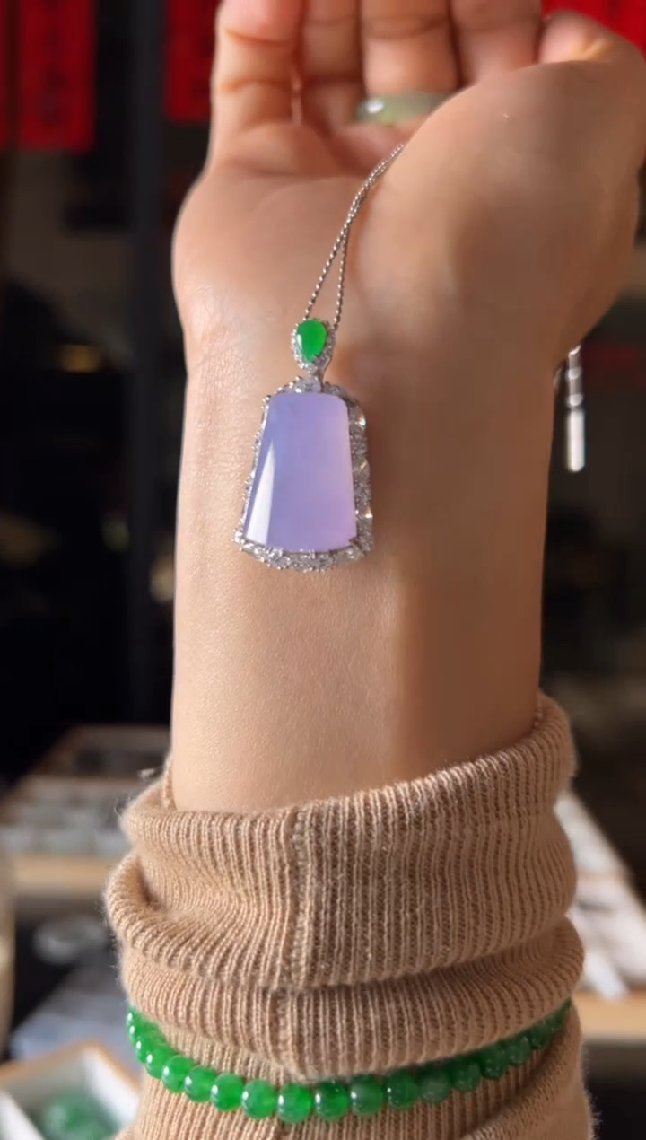 【闪购商品】翡翠裸石18K金镶嵌绿无事牌28000-aq