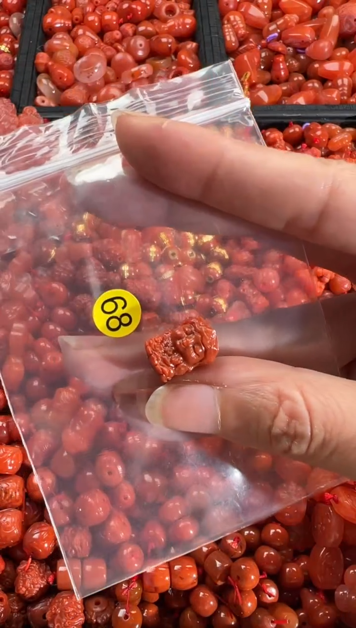 【闪购商品】南红玛瑙颈饰未镶嵌1