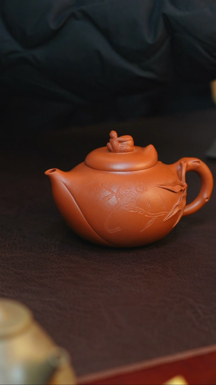 【闪购商品】紫砂茶壶灵桃生杀朱泥260cc
