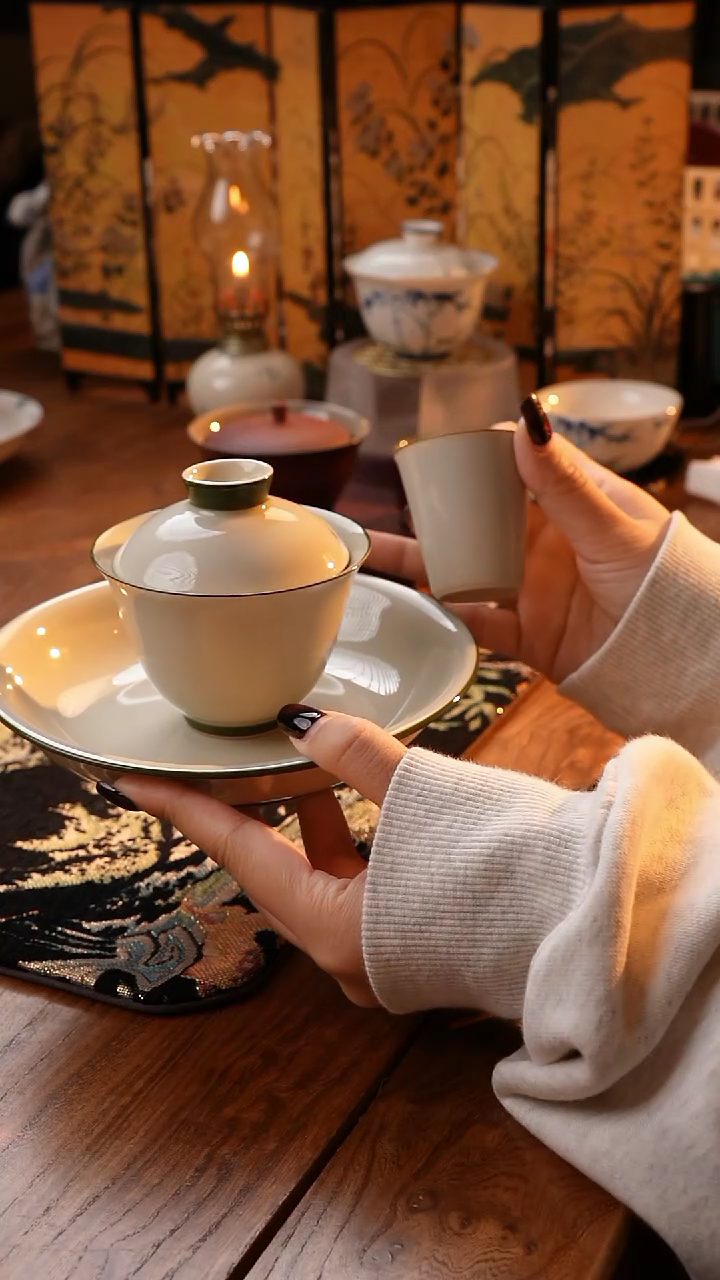 【闪购商品】红红火火恍恍惚惚