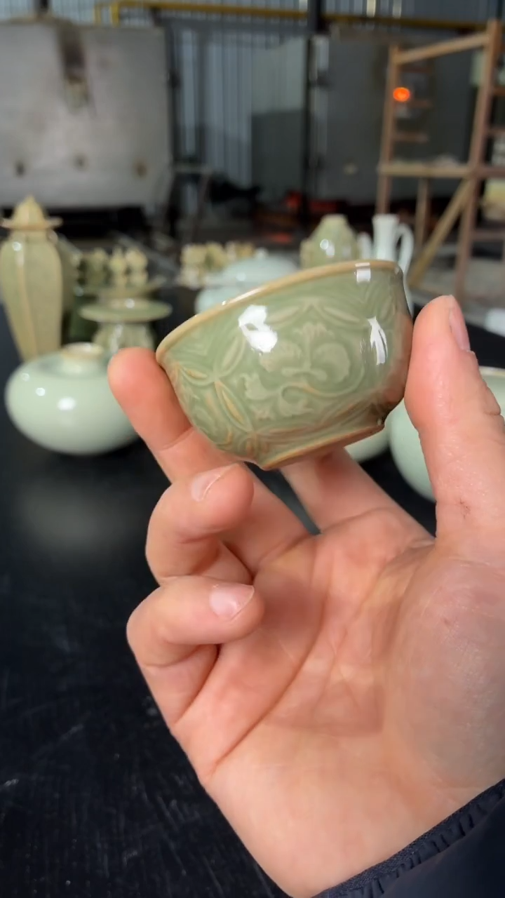 耀州窑仰山钱纹大观杯微瑕