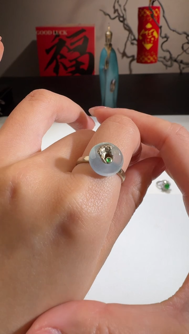 【闪购商品】翡翠戒指18K金镶嵌舒雅