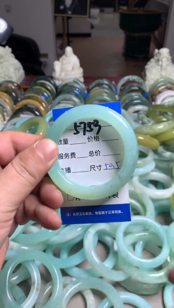 【闪购商品】蛇纹石玉手镯未镶嵌5753