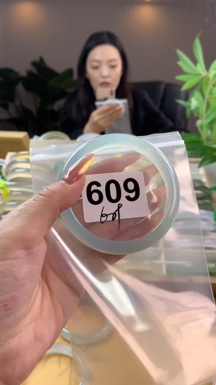 【闪购商品】玛瑙/玉髓手镯未镶嵌609