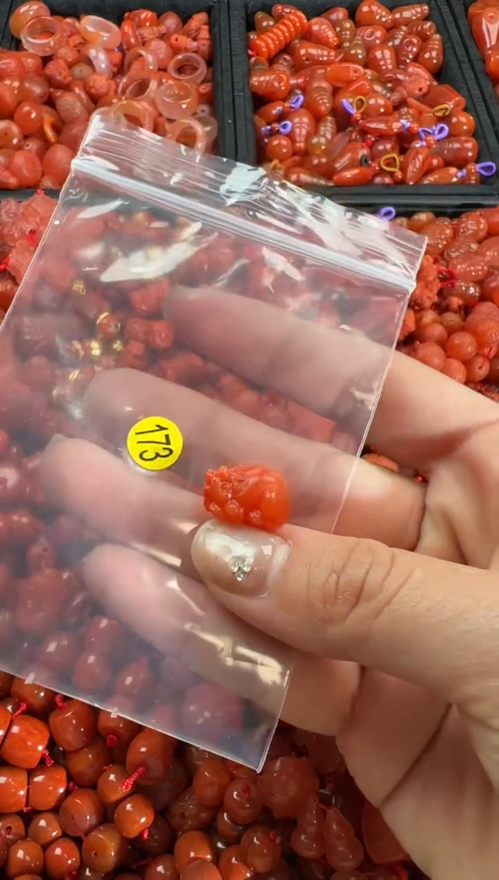 【闪购商品】南红玛瑙颈饰未镶嵌1