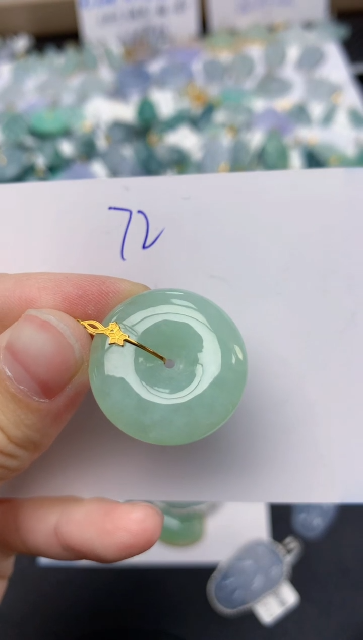 翡翠18K金镶嵌颈饰天然缅甸A货翡翠