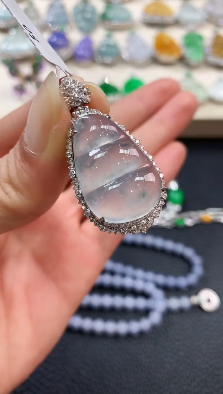 【闪购商品】翡翠吊坠(不含链)18K金镶嵌n72     