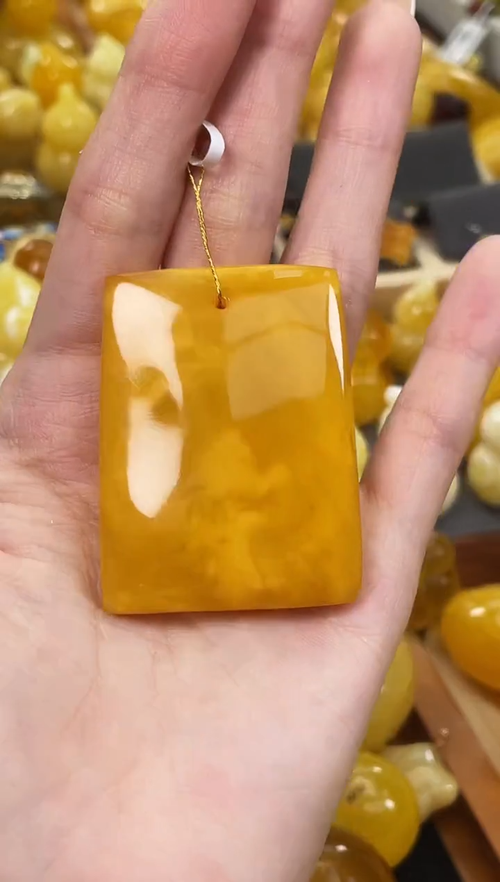 裸石琥珀未镶嵌j92