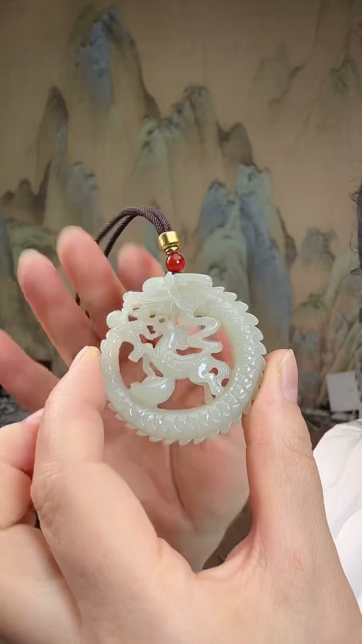 颈饰未镶嵌和田玉.
