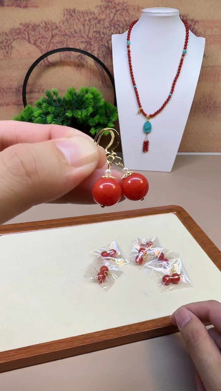 14K金镶嵌南红玛瑙耳饰E68 