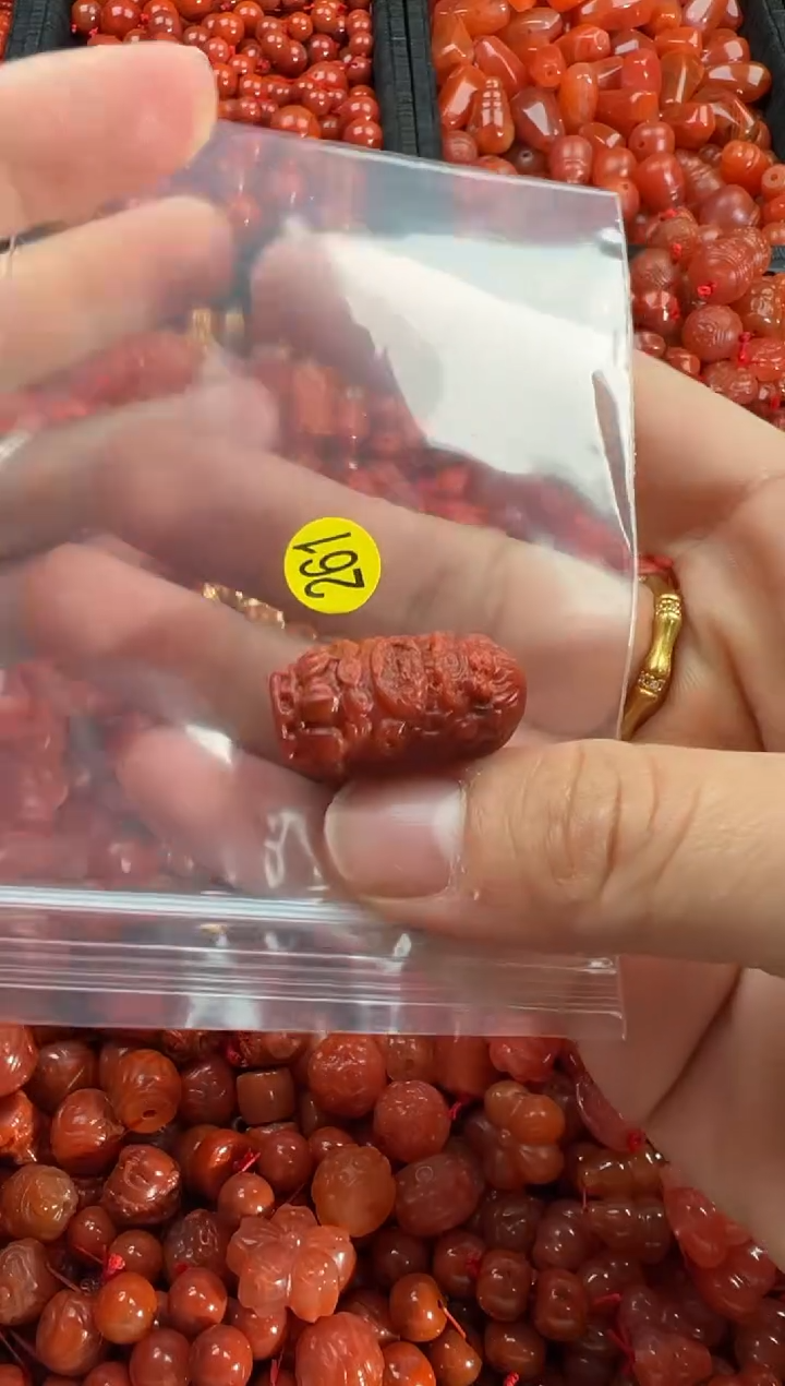 【闪购商品】南红玛瑙颈饰未镶嵌1