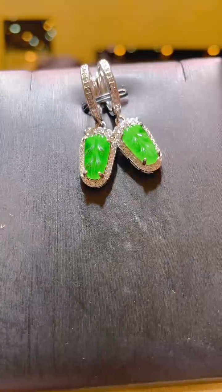 翡翠未镶嵌吊坠(不含链)A2