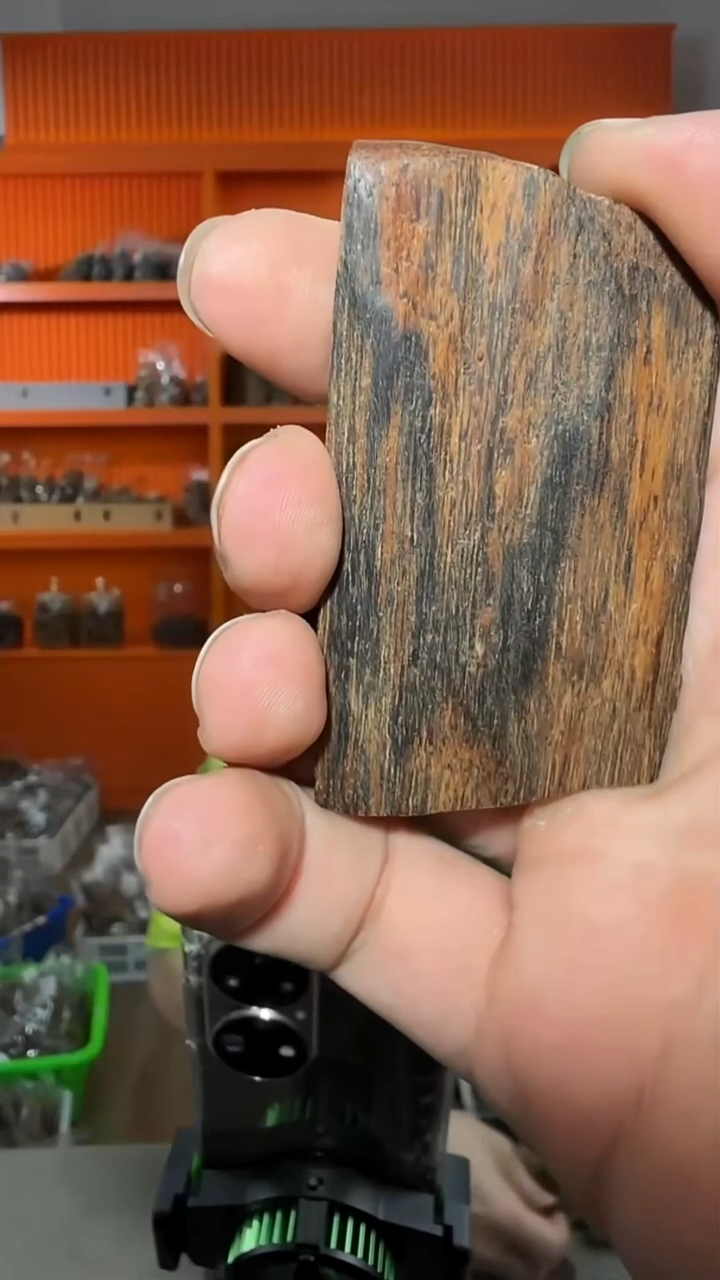 沉香吊坠212号紫伽罗多样性发一