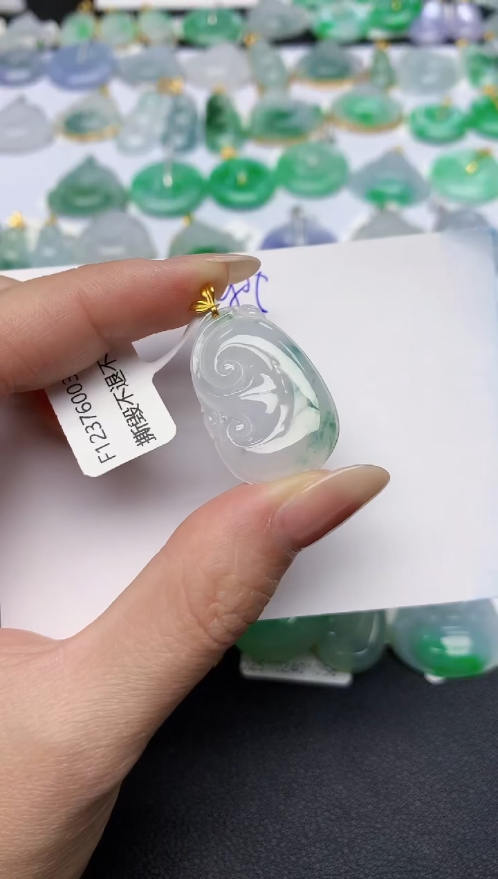 颈饰18K金镶嵌翡翠天然缅甸A货翡翠百元以上9元证书费自理