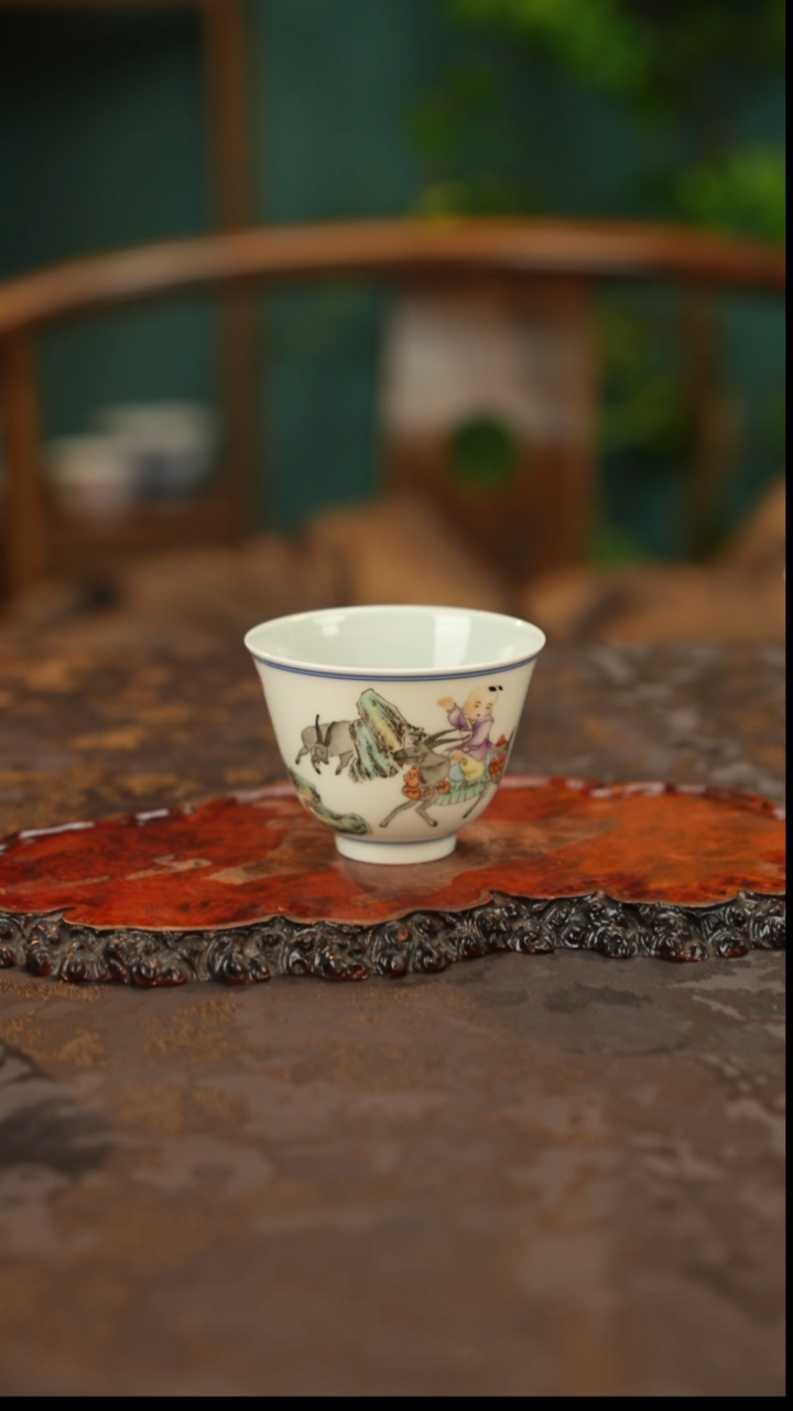 羊年粉彩人物主人杯