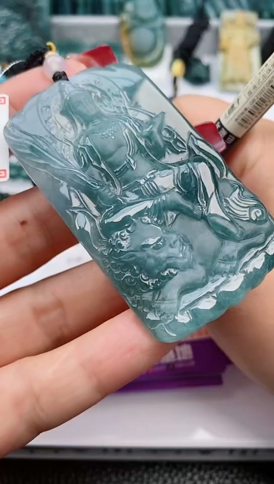 【闪购商品】翡翠颈饰未镶嵌