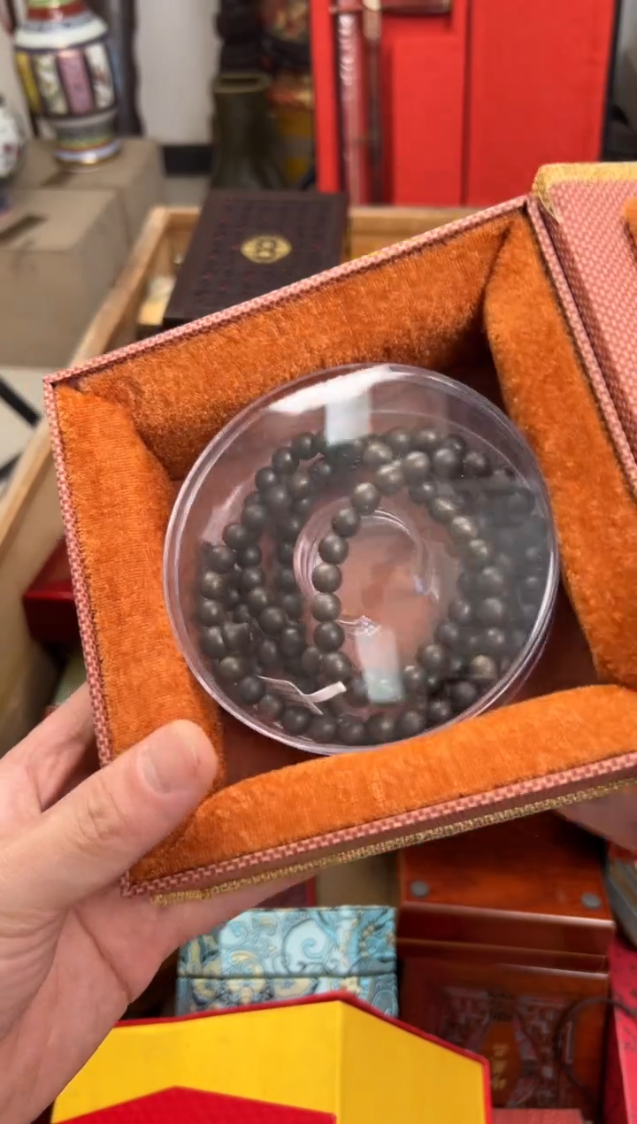 【闪购商品】沉香木手串————————————