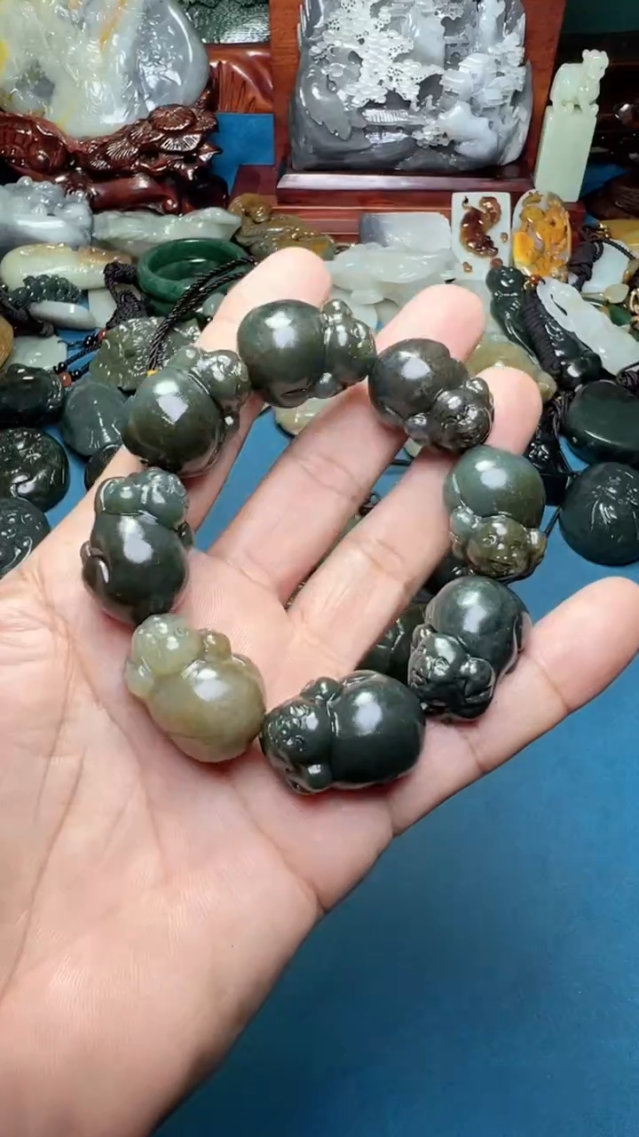 和田玉未镶嵌挂件.