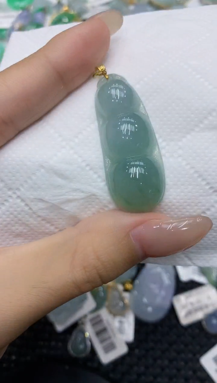 翡翠18K金镶嵌颈饰111111111111