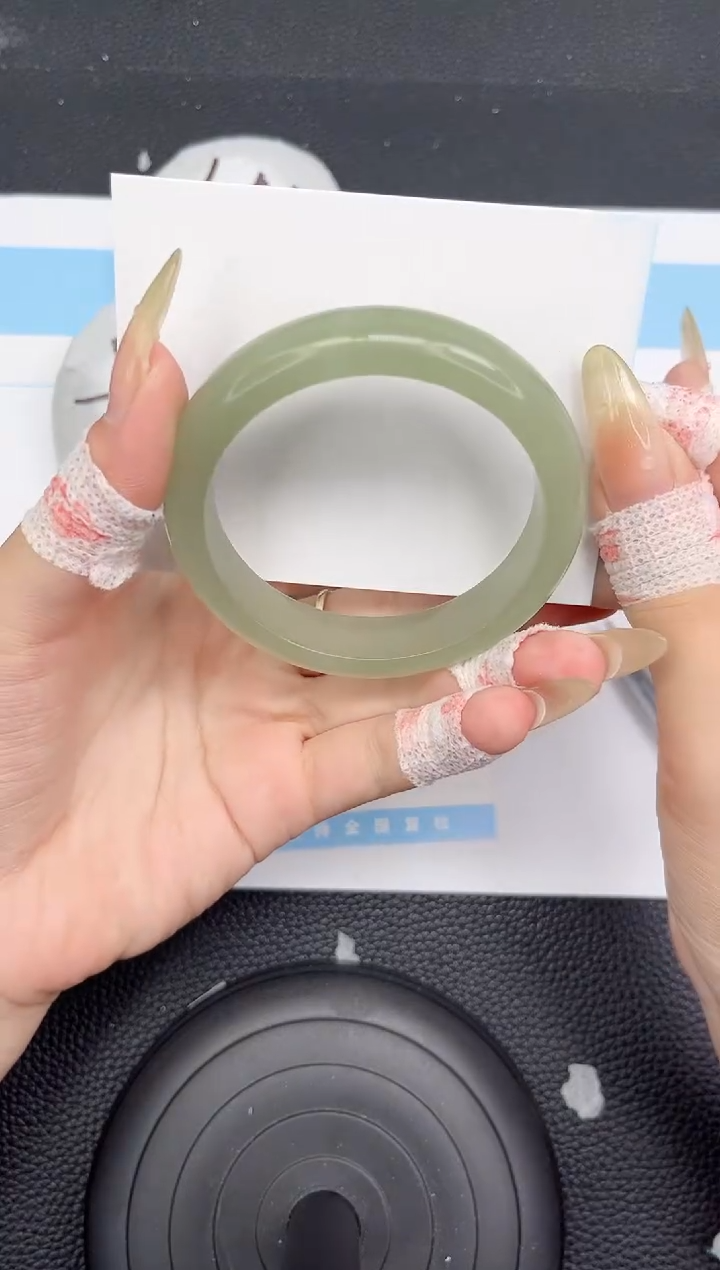 石英质玉手镯未镶嵌129-56.1