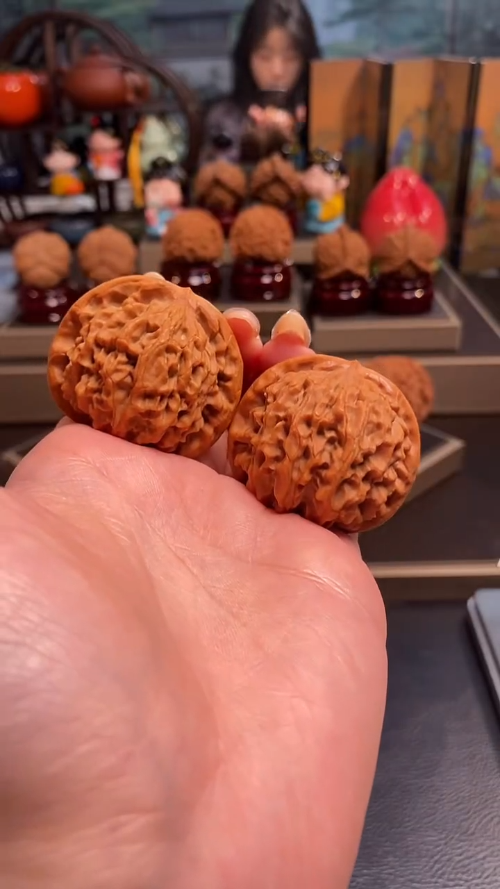 【闪购商品】文玩核桃把件D743玉麒麟42