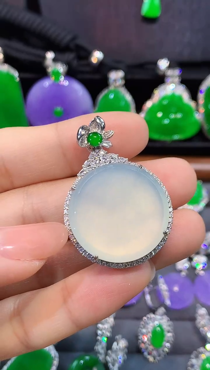 吊坠(不含链)18K金镶嵌翡翠吊坠