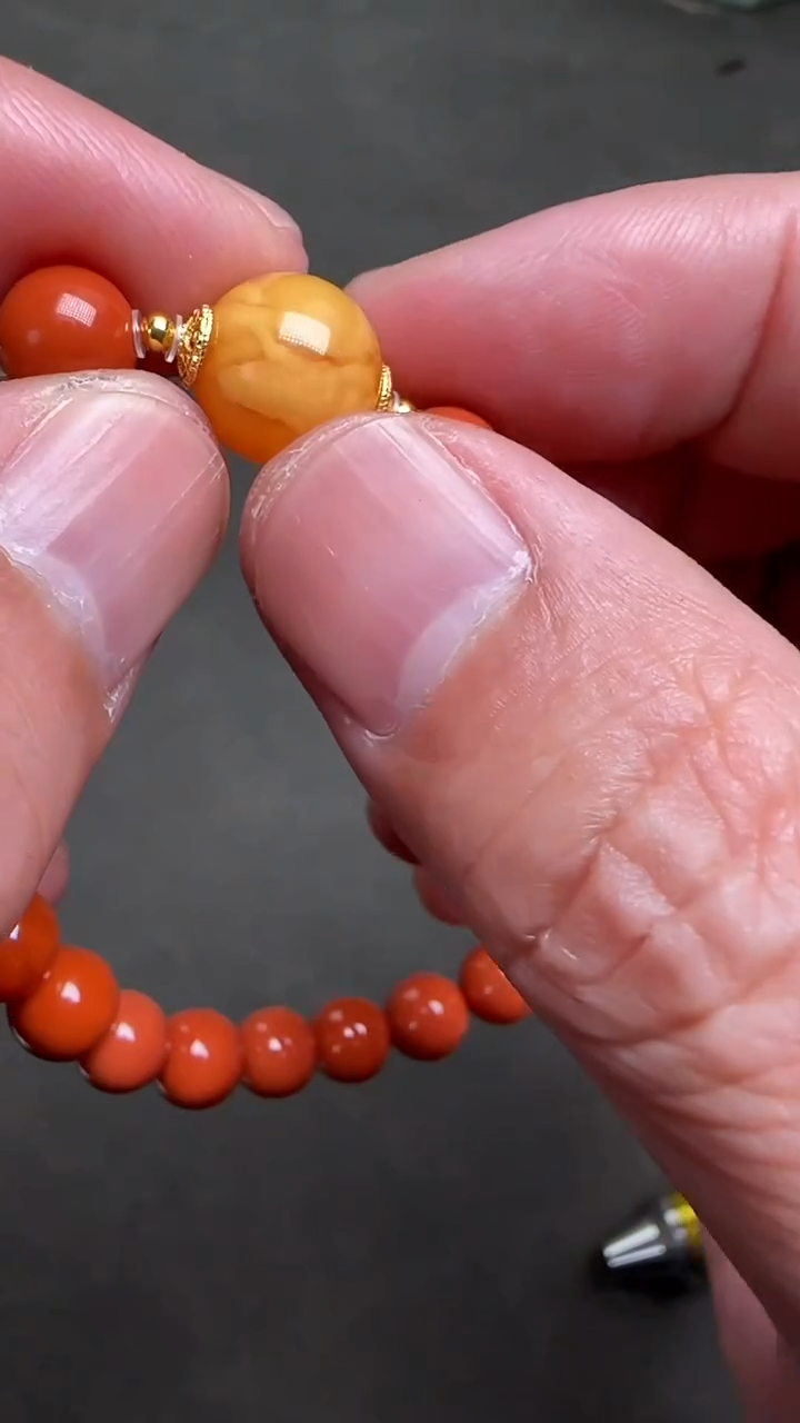 【闪购商品】白玉菩提吊坠561017-0.8红单圈