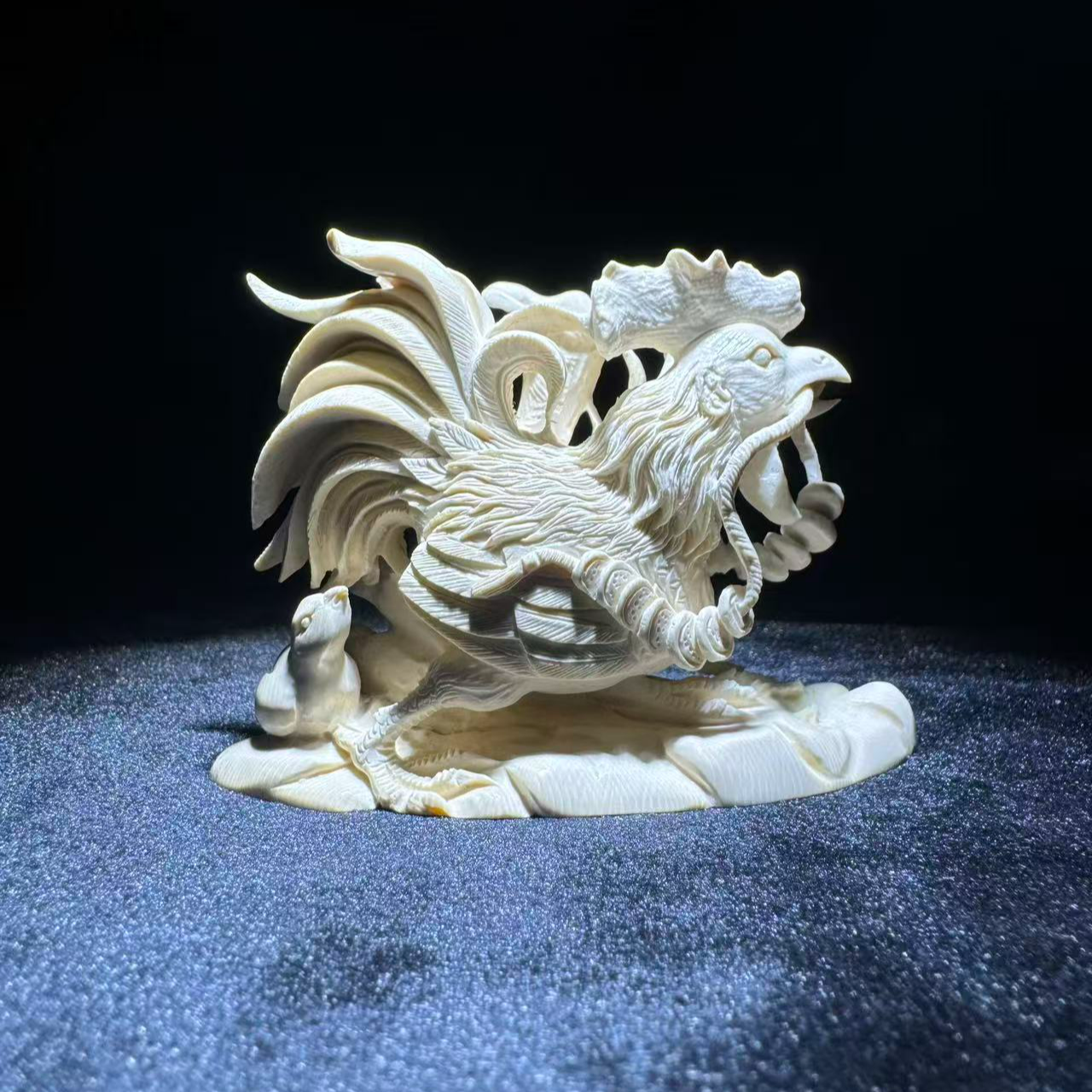  猛犸牙 招财奔富 大吉大利 属相鸡  纯手工精雕满雕摆件