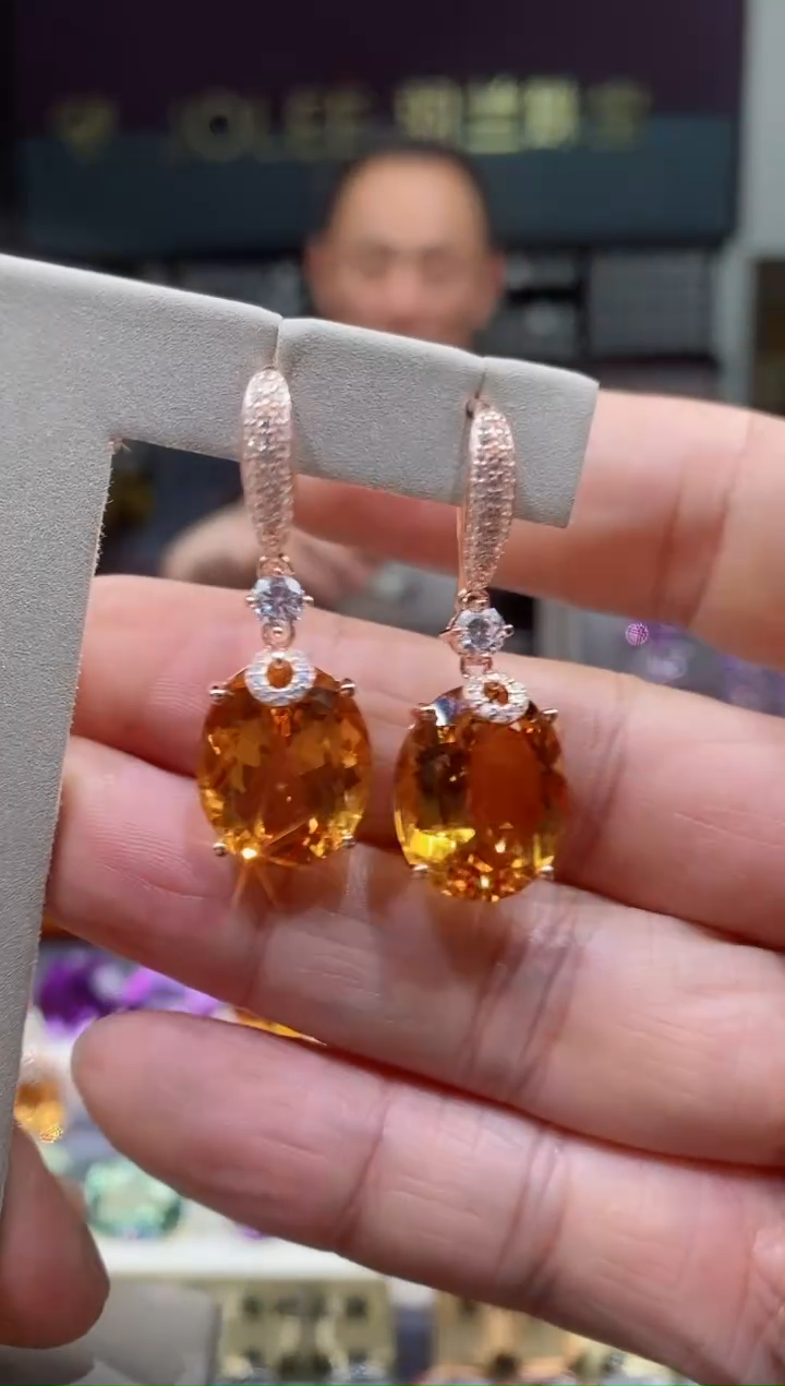 【闪购商品】黄晶耳钉银S925镶嵌黄晶耳钉