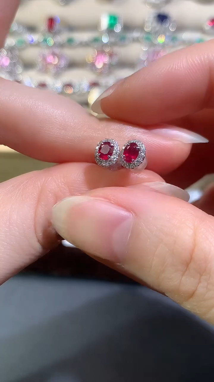 18K金镶嵌耳饰红宝石D344|1980