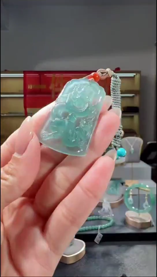 吊坠(不含链)未镶嵌翡翠龙牌