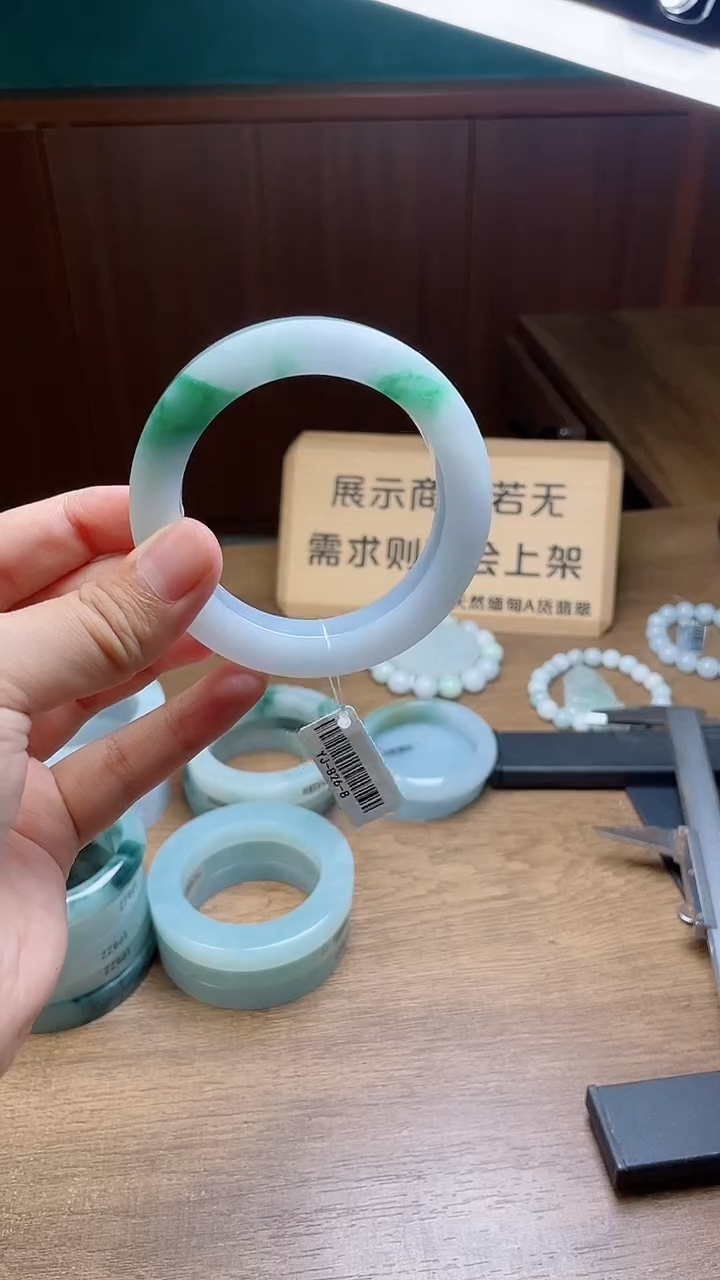 定制翡翠手镯未镶嵌玻*心定制