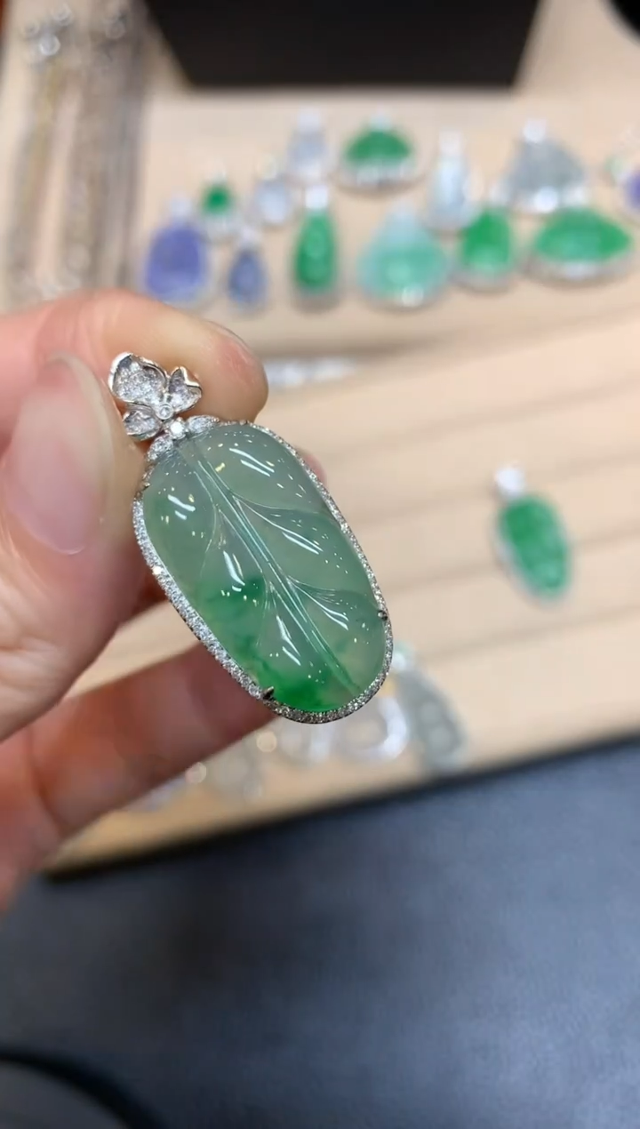 翡翠18K金镶嵌颈饰树叶【无服务费