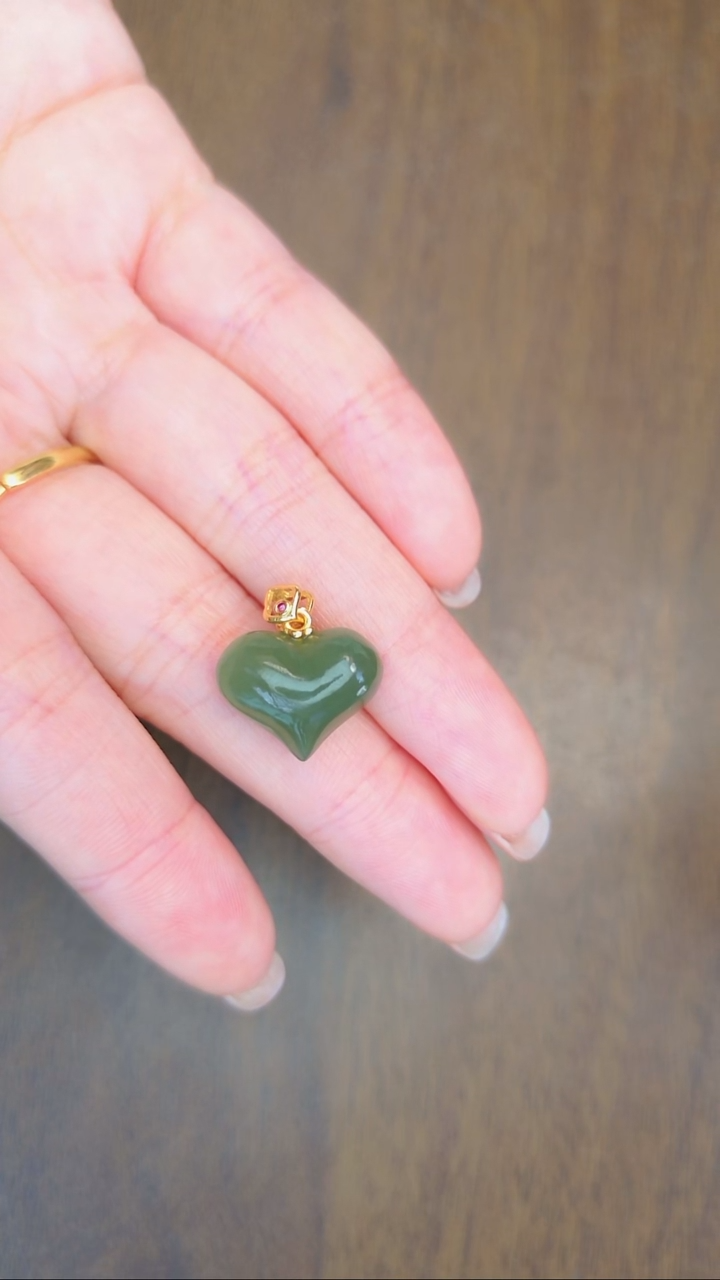 吊坠(赠链)银S925镶嵌和田玉屁桃吊坠