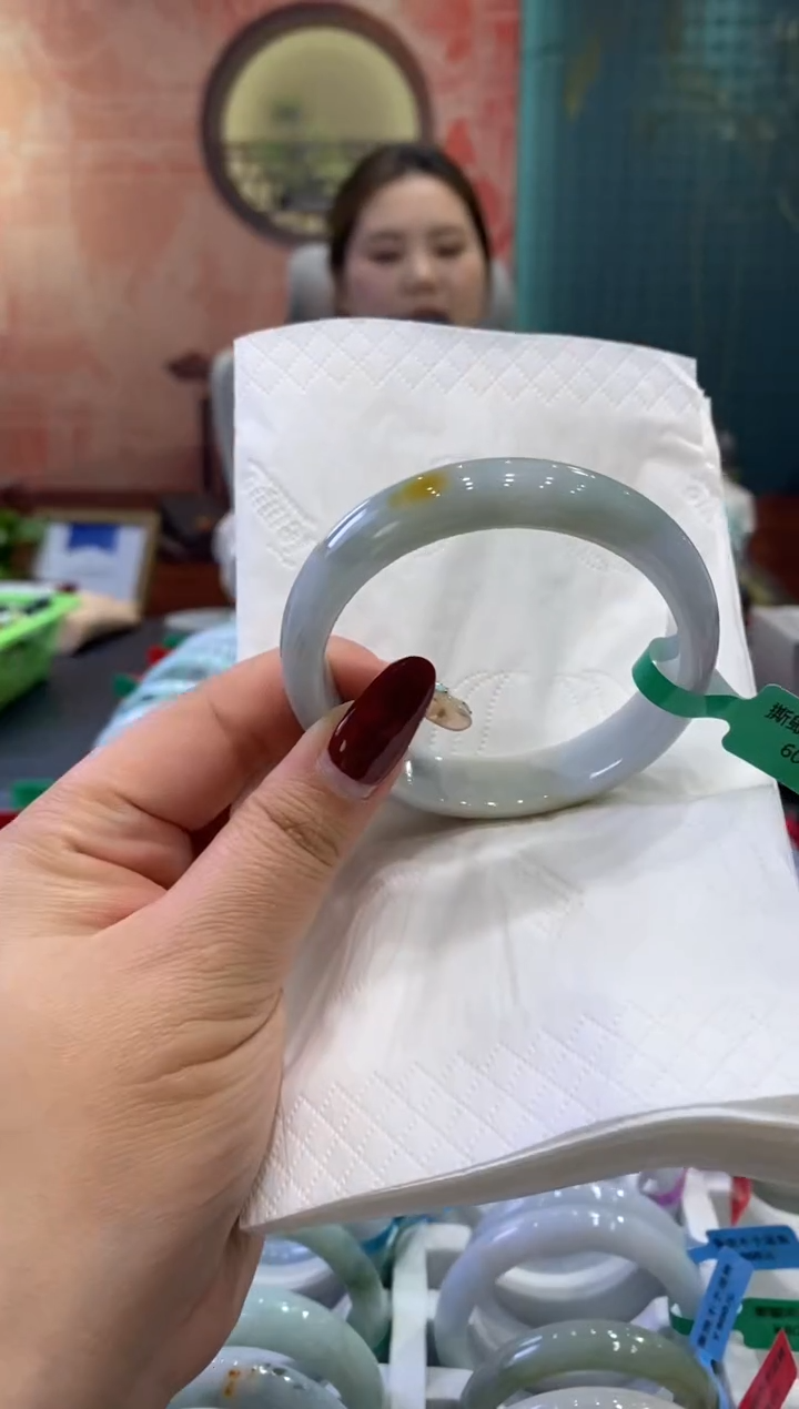 【闪购商品】翡翠手镯未镶嵌多人0008476