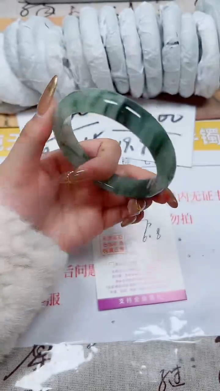 【闪购商品】石英质玉手镯未镶嵌K70-60.8