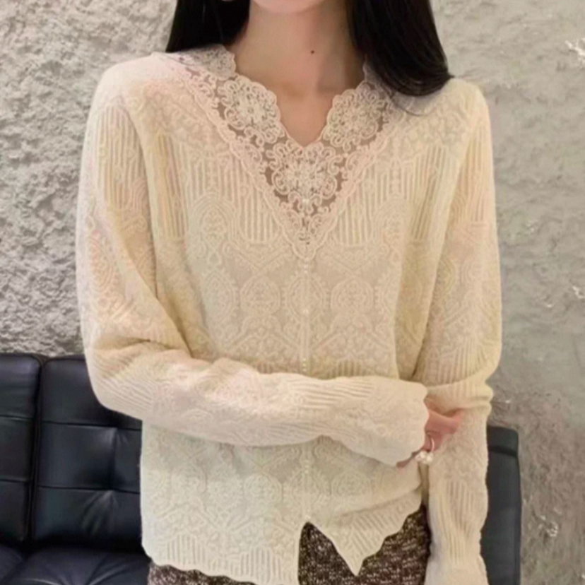 苏畅温柔风蕾丝拼接打底衫女春季2025韩系高级感针织上衣内搭毛衣